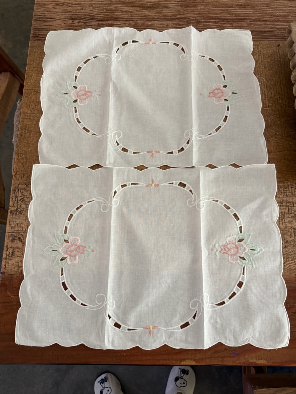 Embroidered White Cotton Placemats with Pink Floral Accents